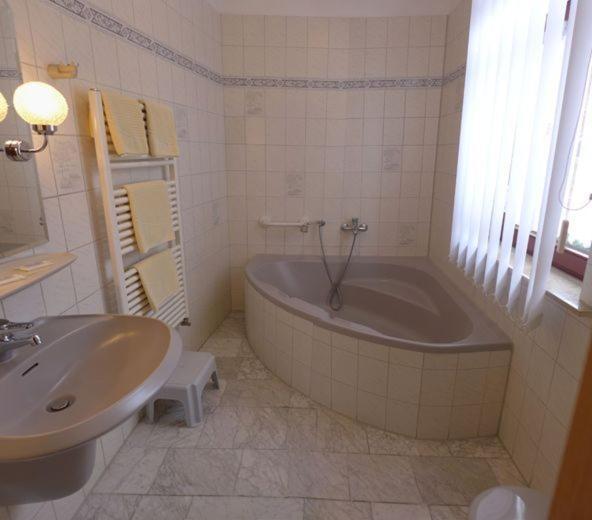 Hotel Pension Am Kurzentrum Bad Suderode Quarto foto